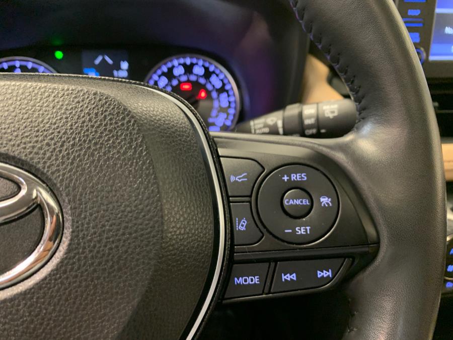 2019 Toyota RAV4 XLE photo 20