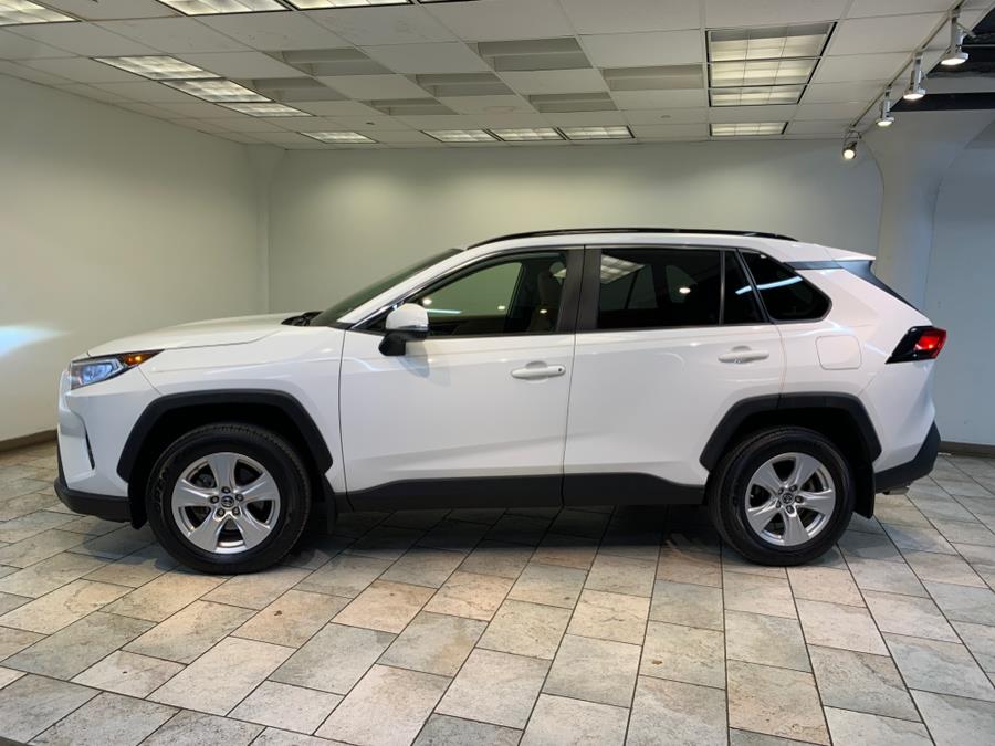 2019 Toyota RAV4 XLE photo 4