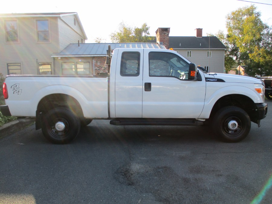 2015 Ford Super Duty F-250 SRW 4WD SuperCab 142" XLT, available for sale in Suffield, Connecticut | Suffield Auto LLC. Suffield, Connecticut 2015 Ford Super Duty F-250 SRW 4WD SuperCab 142" XLT, available for sale in Suffield, Connecticut | Suffield Auto LLC. Suffield, Connecticut