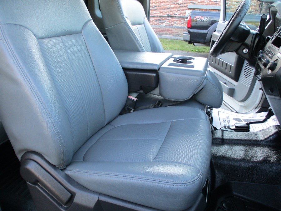 2015 Ford Super Duty F-250 SRW 4WD SuperCab 142" XLT, available for sale in Suffield, Connecticut | Suffield Auto LLC. Suffield, Connecticut 2015 Ford Super Duty F-250 SRW 4WD SuperCab 142" XLT, available for sale in Suffield, Connecticut | Suffield Auto LLC. Suffield, Connecticut