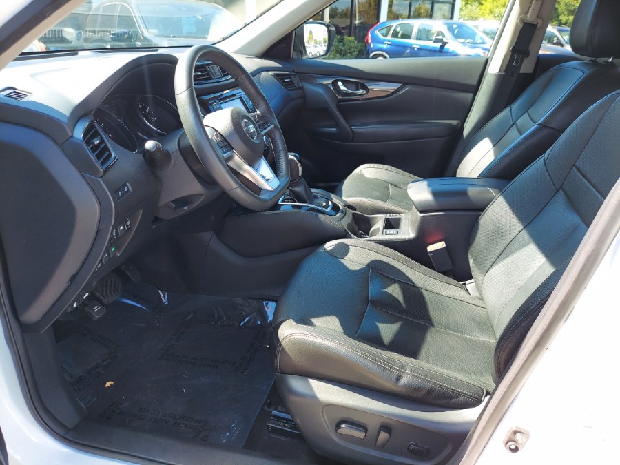 2017 Nissan Rogue AWD SV, available for sale in East Windsor, Connecticut | United Auto Sales of E Windsor, Inc. East Windsor, Connecticut 2017 Nissan Rogue AWD SV, available for sale in East Windsor, Connecticut | United Auto Sales of E Windsor, Inc. East Windsor, Connecticut