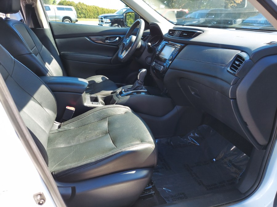 2017 Nissan Rogue AWD SV, available for sale in East Windsor, Connecticut | United Auto Sales of E Windsor, Inc. East Windsor, Connecticut 2017 Nissan Rogue AWD SV, available for sale in East Windsor, Connecticut | United Auto Sales of E Windsor, Inc. East Windsor, Connecticut
