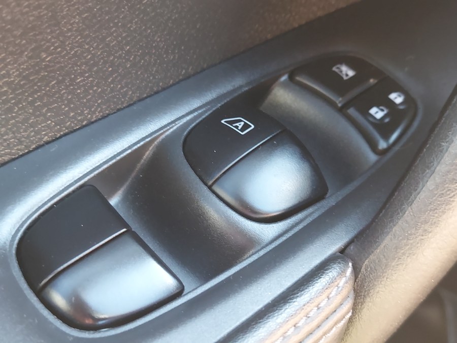 2018 Nissan Rogue AWD SV, available for sale in East Windsor, Connecticut | United Auto Sales of E Windsor, Inc. East Windsor, Connecticut 2018 Nissan Rogue AWD SV, available for sale in East Windsor, Connecticut | United Auto Sales of E Windsor, Inc. East Windsor, Connecticut
