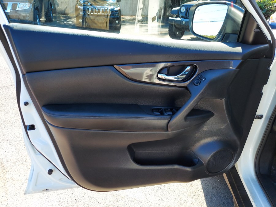 2018 Nissan Rogue AWD SV, available for sale in East Windsor, Connecticut | United Auto Sales of E Windsor, Inc. East Windsor, Connecticut 2018 Nissan Rogue AWD SV, available for sale in East Windsor, Connecticut | United Auto Sales of E Windsor, Inc. East Windsor, Connecticut