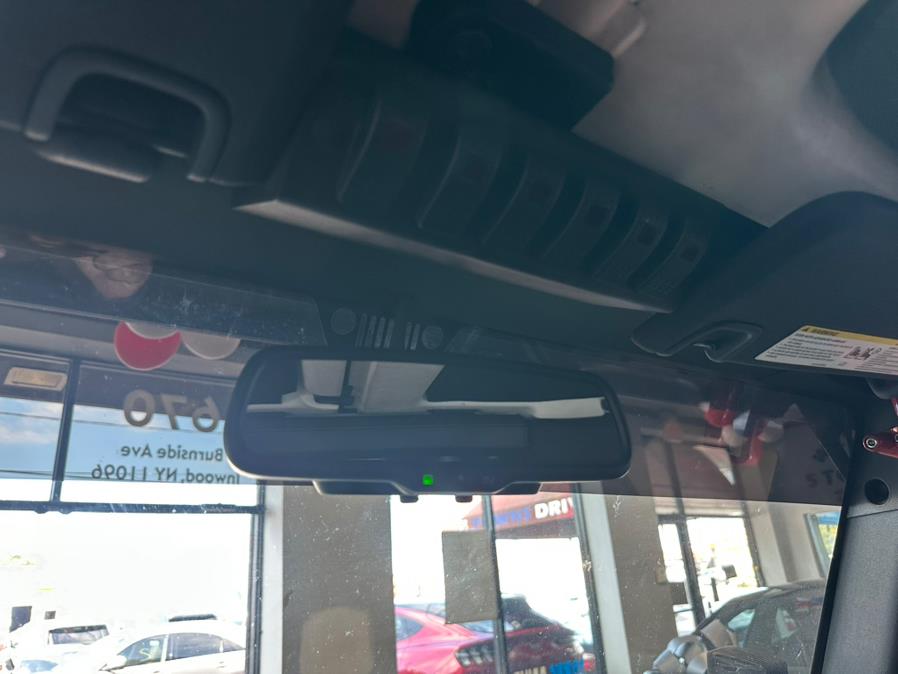 2015 Jeep Wrangler Unlimited 4WD 4dr Rubicon, available for sale in Inwood, New York | 5 Towns Drive. Inwood, New York 2015 Jeep Wrangler Unlimited 4WD 4dr Rubicon, available for sale in Inwood, New York | 5 Towns Drive. Inwood, New York