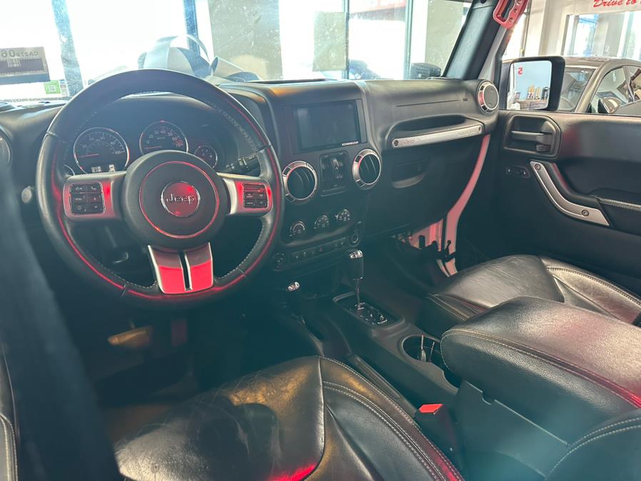 2015 Jeep Wrangler Unlimited 4WD 4dr Rubicon, available for sale in Inwood, New York | 5 Towns Drive. Inwood, New York 2015 Jeep Wrangler Unlimited 4WD 4dr Rubicon, available for sale in Inwood, New York | 5 Towns Drive. Inwood, New York