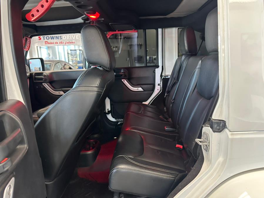 2015 Jeep Wrangler Unlimited 4WD 4dr Rubicon, available for sale in Inwood, New York | 5 Towns Drive. Inwood, New York 2015 Jeep Wrangler Unlimited 4WD 4dr Rubicon, available for sale in Inwood, New York | 5 Towns Drive. Inwood, New York