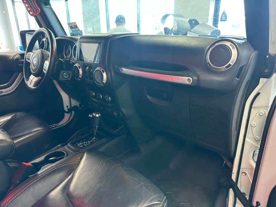 2015 Jeep Wrangler Unlimited 4WD 4dr Rubicon, available for sale in Inwood, New York | 5 Towns Drive. Inwood, New York 2015 Jeep Wrangler Unlimited 4WD 4dr Rubicon, available for sale in Inwood, New York | 5 Towns Drive. Inwood, New York