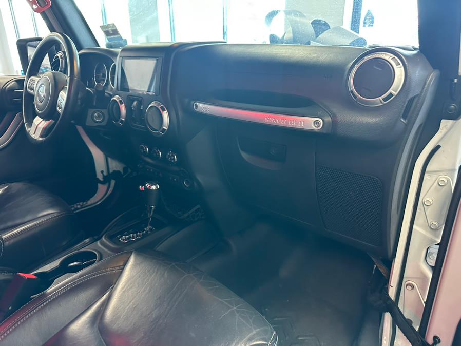 2015 Jeep Wrangler Unlimited 4WD 4dr Rubicon, available for sale in Inwood, New York | 5 Towns Drive. Inwood, New York 2015 Jeep Wrangler Unlimited 4WD 4dr Rubicon, available for sale in Inwood, New York | 5 Towns Drive. Inwood, New York