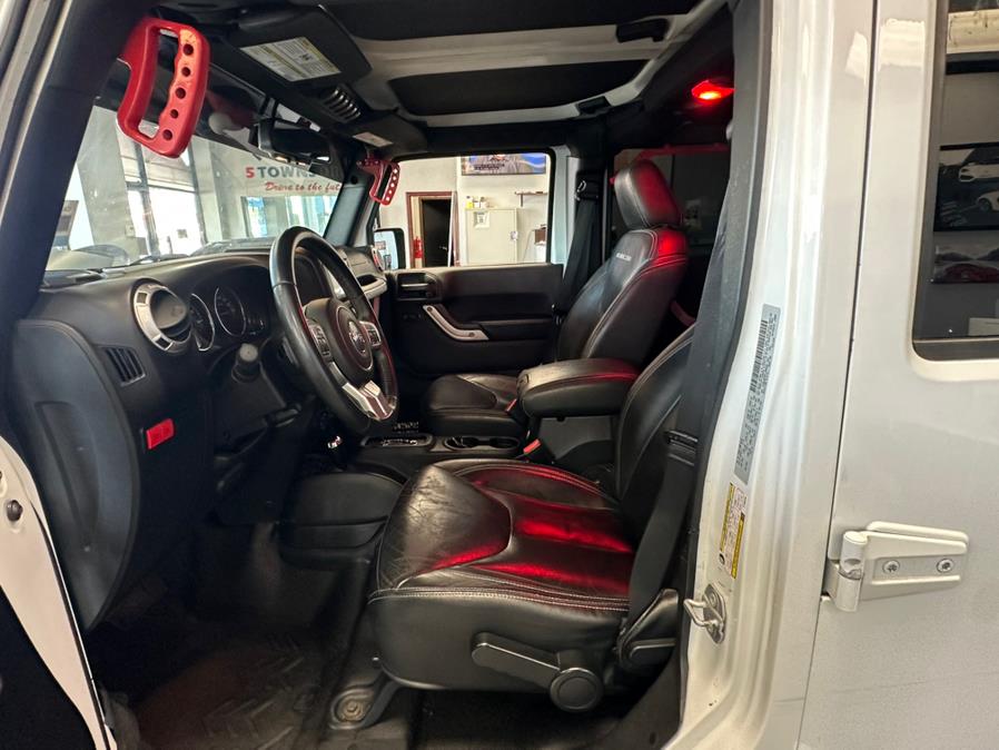 2015 Jeep Wrangler Unlimited 4WD 4dr Rubicon, available for sale in Inwood, New York | 5 Towns Drive. Inwood, New York 2015 Jeep Wrangler Unlimited 4WD 4dr Rubicon, available for sale in Inwood, New York | 5 Towns Drive. Inwood, New York