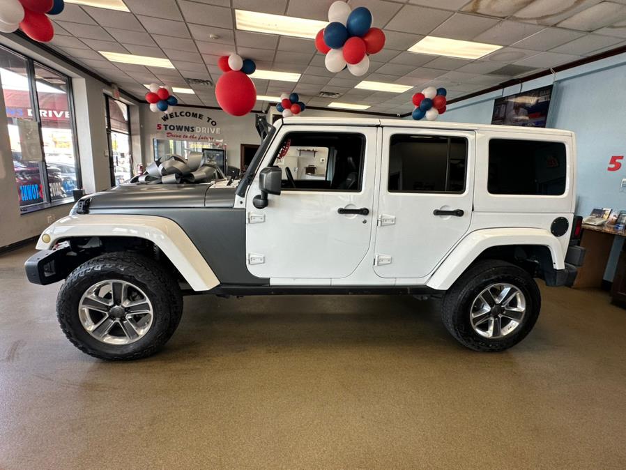 2015 Jeep Wrangler Unlimited 4WD 4dr Rubicon, available for sale in Inwood, New York | 5 Towns Drive. Inwood, New York 2015 Jeep Wrangler Unlimited 4WD 4dr Rubicon, available for sale in Inwood, New York | 5 Towns Drive. Inwood, New York