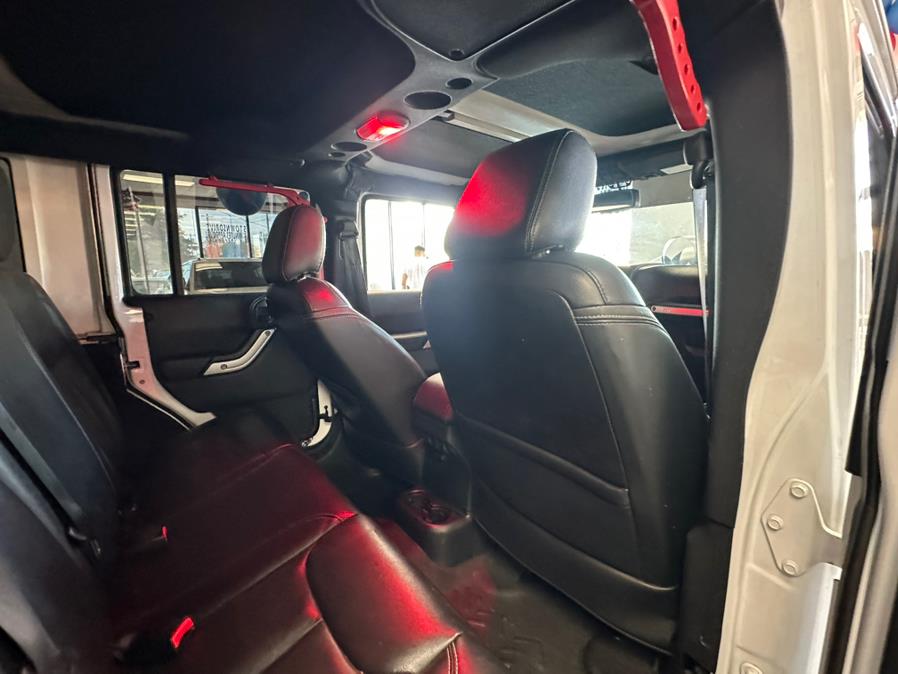 2015 Jeep Wrangler Unlimited 4WD 4dr Rubicon, available for sale in Inwood, New York | 5 Towns Drive. Inwood, New York 2015 Jeep Wrangler Unlimited 4WD 4dr Rubicon, available for sale in Inwood, New York | 5 Towns Drive. Inwood, New York