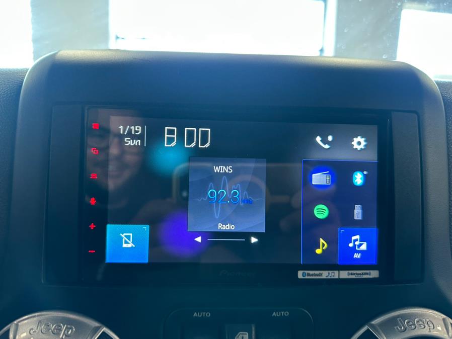 2015 Jeep Wrangler Unlimited 4WD 4dr Rubicon, available for sale in Inwood, New York | 5 Towns Drive. Inwood, New York 2015 Jeep Wrangler Unlimited 4WD 4dr Rubicon, available for sale in Inwood, New York | 5 Towns Drive. Inwood, New York