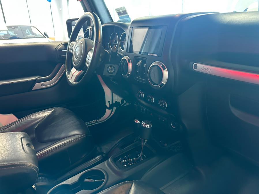 2015 Jeep Wrangler Unlimited 4WD 4dr Rubicon, available for sale in Inwood, New York | 5 Towns Drive. Inwood, New York 2015 Jeep Wrangler Unlimited 4WD 4dr Rubicon, available for sale in Inwood, New York | 5 Towns Drive. Inwood, New York