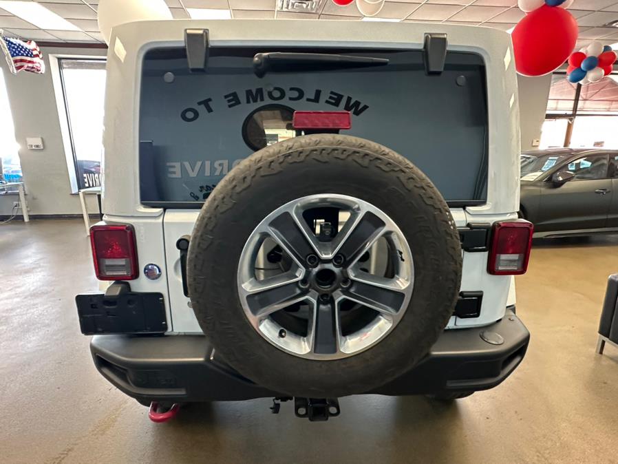 2015 Jeep Wrangler Unlimited 4WD 4dr Rubicon, available for sale in Inwood, New York | 5 Towns Drive. Inwood, New York 2015 Jeep Wrangler Unlimited 4WD 4dr Rubicon, available for sale in Inwood, New York | 5 Towns Drive. Inwood, New York