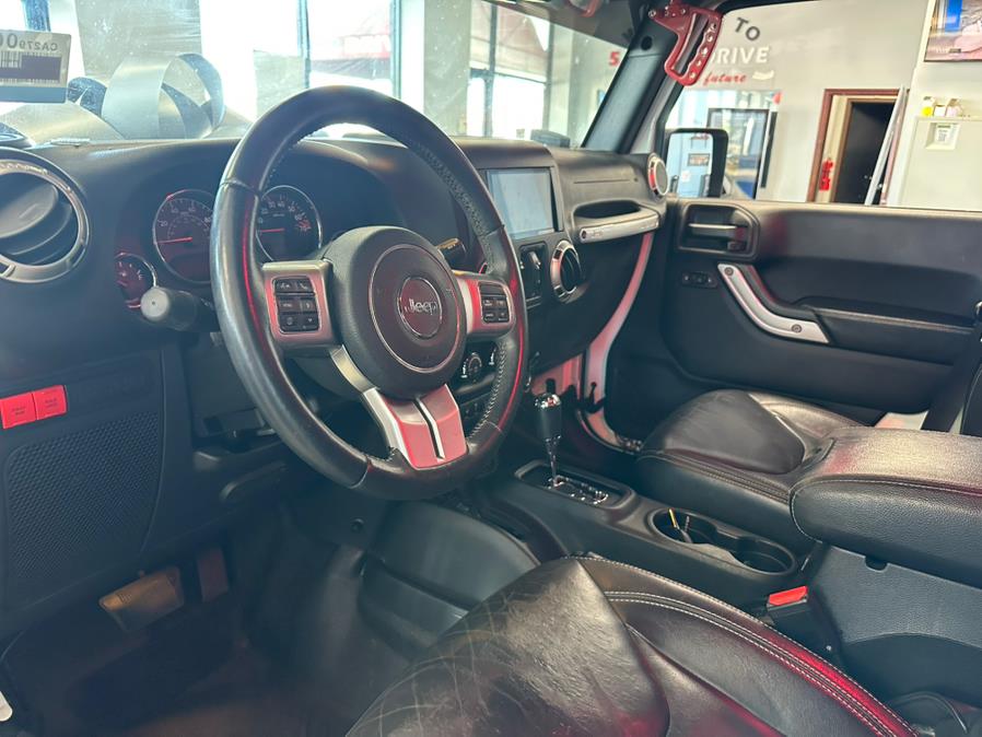 2015 Jeep Wrangler Unlimited 4WD 4dr Rubicon, available for sale in Inwood, New York | 5 Towns Drive. Inwood, New York 2015 Jeep Wrangler Unlimited 4WD 4dr Rubicon, available for sale in Inwood, New York | 5 Towns Drive. Inwood, New York