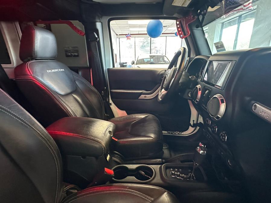 2015 Jeep Wrangler Unlimited 4WD 4dr Rubicon, available for sale in Inwood, New York | 5 Towns Drive. Inwood, New York 2015 Jeep Wrangler Unlimited 4WD 4dr Rubicon, available for sale in Inwood, New York | 5 Towns Drive. Inwood, New York