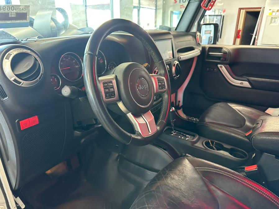 2015 Jeep Wrangler Unlimited 4WD 4dr Rubicon, available for sale in Inwood, New York | 5 Towns Drive. Inwood, New York 2015 Jeep Wrangler Unlimited 4WD 4dr Rubicon, available for sale in Inwood, New York | 5 Towns Drive. Inwood, New York