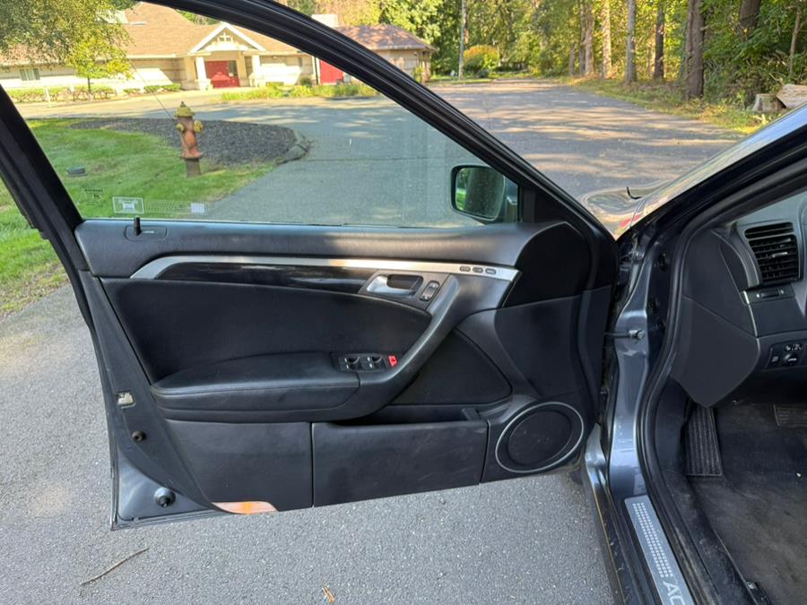 2006 Acura TL 4dr Sdn AT, available for sale in Hartford, Connecticut | HPG Auto Sales LLC. Hartford, Connecticut 2006 Acura TL 4dr Sdn AT, available for sale in Hartford, Connecticut | HPG Auto Sales LLC. Hartford, Connecticut
