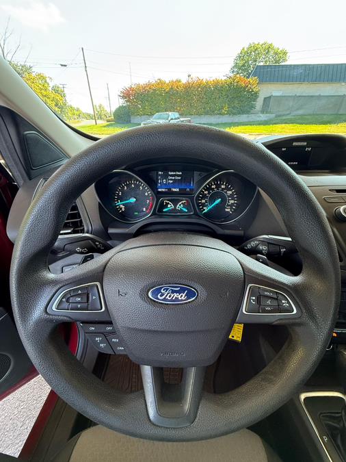 2017 Ford Escape SE 4WD, available for sale in Windsor Locks, Connecticut | JANNA MOTORS LLC. Windsor Locks, Connecticut 2017 Ford Escape SE 4WD, available for sale in Windsor Locks, Connecticut | JANNA MOTORS LLC. Windsor Locks, Connecticut