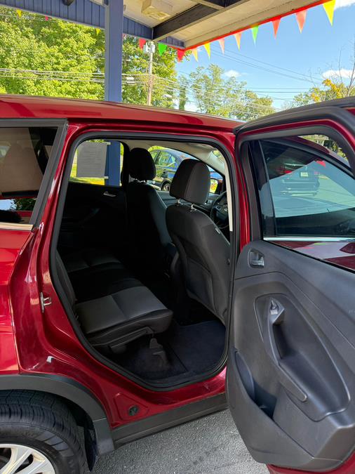 2017 Ford Escape SE 4WD, available for sale in Windsor Locks, Connecticut | JANNA MOTORS LLC. Windsor Locks, Connecticut 2017 Ford Escape SE 4WD, available for sale in Windsor Locks, Connecticut | JANNA MOTORS LLC. Windsor Locks, Connecticut
