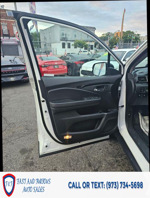 2022 Honda Pilot Touring Sport Utility 4D, available for sale in Newark, New Jersey | Fast and Furious Auto Sales. Newark, New Jersey 2022 Honda Pilot Touring Sport Utility 4D, available for sale in Newark, New Jersey | Fast and Furious Auto Sales. Newark, New Jersey