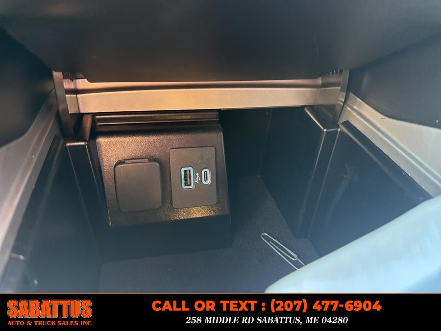 2022 Ford Explorer XLT 4WD, available for sale in Sabattus, Maine | Sabattus Auto and Truck Sales Inc. Sabattus, Maine 2022 Ford Explorer XLT 4WD, available for sale in Sabattus, Maine | Sabattus Auto and Truck Sales Inc. Sabattus, Maine