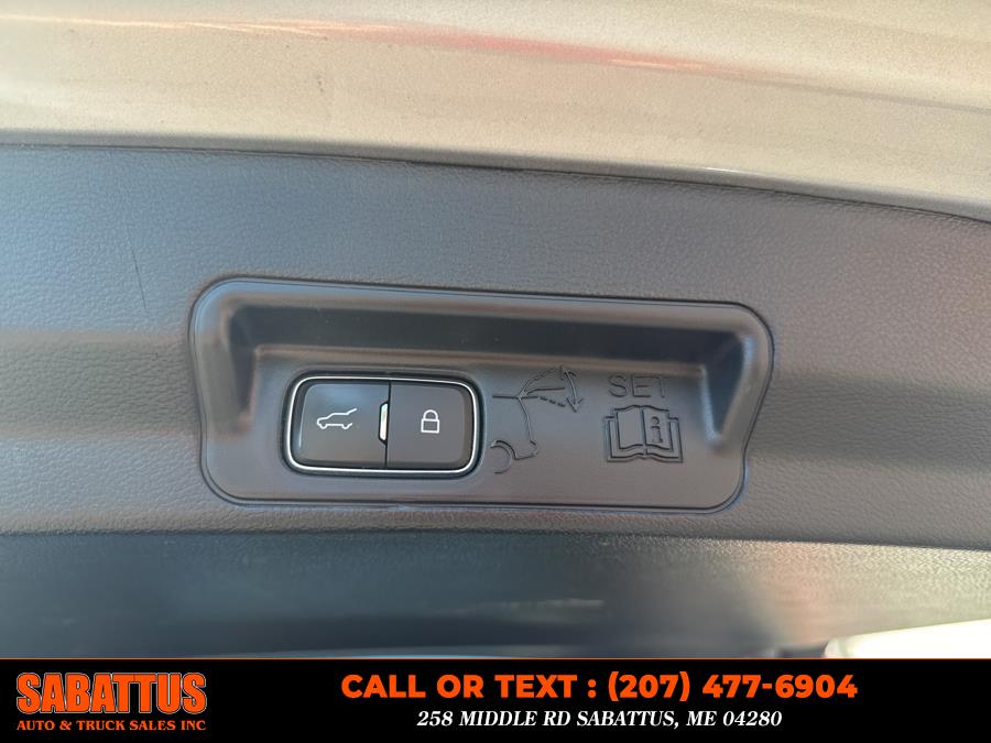 2022 Ford Explorer XLT 4WD, available for sale in Sabattus, Maine | Sabattus Auto and Truck Sales Inc. Sabattus, Maine 2022 Ford Explorer XLT 4WD, available for sale in Sabattus, Maine | Sabattus Auto and Truck Sales Inc. Sabattus, Maine