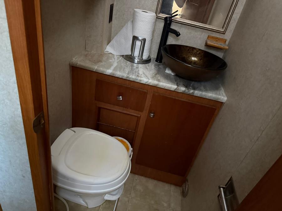2006 Chevrolet Express RV Winneago 159" WB C7F DRW, available for sale in West Babylon, New York | Best Buy Auto Stop. West Babylon, New York 2006 Chevrolet Express RV Winneago 159" WB C7F DRW, available for sale in West Babylon, New York | Best Buy Auto Stop. West Babylon, New York