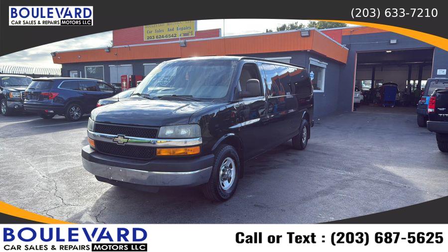 2013 Chevrolet Express 3500 Passenger LT Van photo 3