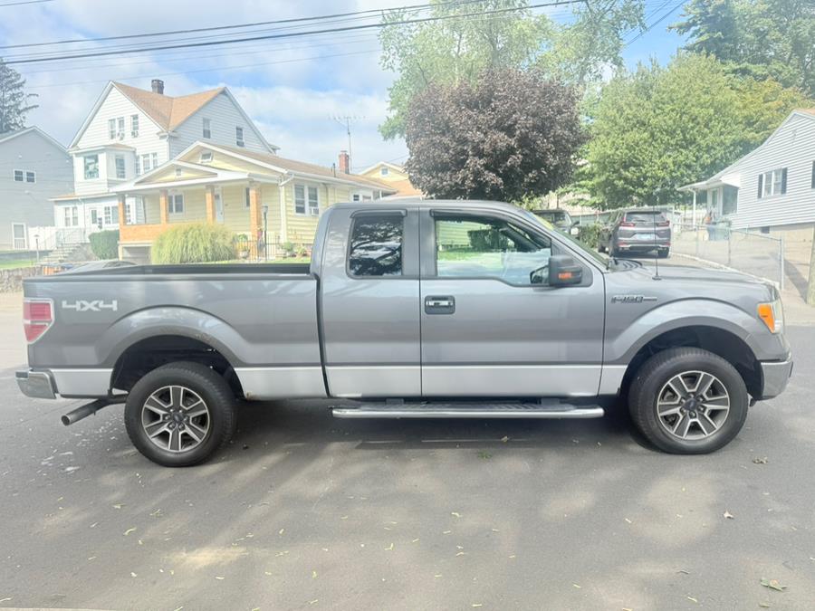 2011 Ford F-150 XLT photo 2