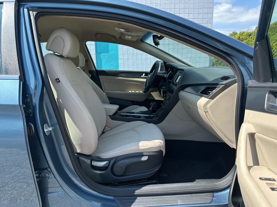 2015 Hyundai Sonata 4dr Sdn 2.4L Sport, available for sale in Milford, Connecticut | Dealertown Auto Wholesalers. Milford, Connecticut 2015 Hyundai Sonata 4dr Sdn 2.4L Sport, available for sale in Milford, Connecticut | Dealertown Auto Wholesalers. Milford, Connecticut
