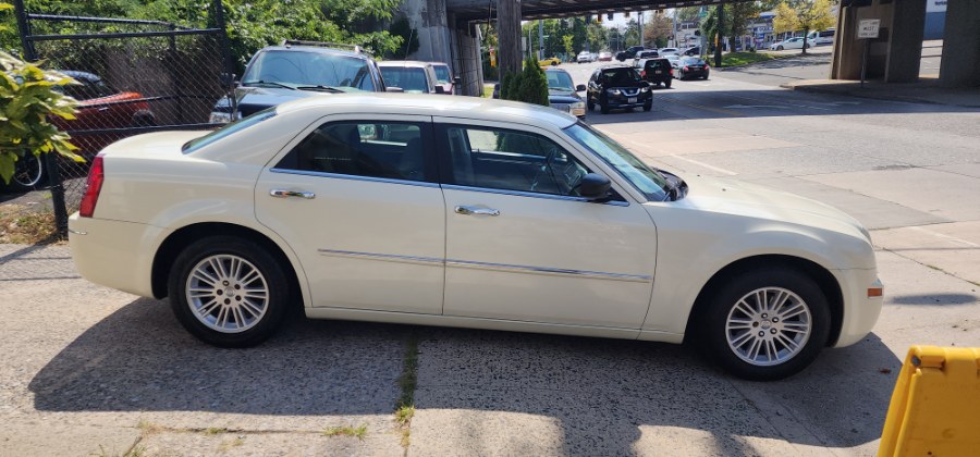 2010 Chrysler 300 4dr Sdn Touring RWD, available for sale in Baldwin, New York | Carmoney Auto Sales. Baldwin, New York 2010 Chrysler 300 4dr Sdn Touring RWD, available for sale in Baldwin, New York | Carmoney Auto Sales. Baldwin, New York