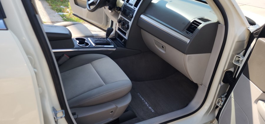 2010 Chrysler 300 4dr Sdn Touring RWD, available for sale in Baldwin, New York | Carmoney Auto Sales. Baldwin, New York 2010 Chrysler 300 4dr Sdn Touring RWD, available for sale in Baldwin, New York | Carmoney Auto Sales. Baldwin, New York