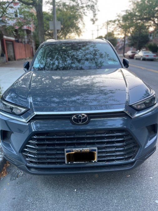 2025 Toyota Grand Highlander Hybrid XLE AWD (Natl), available for sale in BROOKLYN, New York | Deals on Wheels International Auto. BROOKLYN, New York 2025 Toyota Grand Highlander Hybrid XLE AWD (Natl), available for sale in BROOKLYN, New York | Deals on Wheels International Auto. BROOKLYN, New York