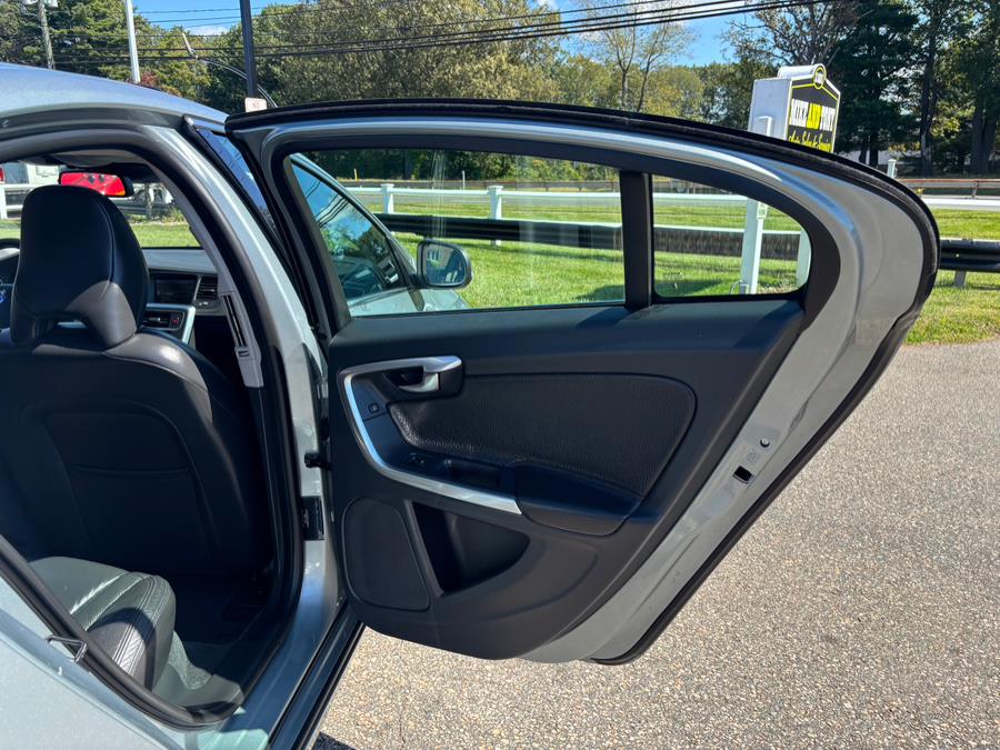 2013 Volvo S60 4dr Sdn T5 AWD, available for sale in South Windsor, Connecticut | Mike And Tony Auto Sales, Inc. South Windsor, Connecticut 2013 Volvo S60 4dr Sdn T5 AWD, available for sale in South Windsor, Connecticut | Mike And Tony Auto Sales, Inc. South Windsor, Connecticut
