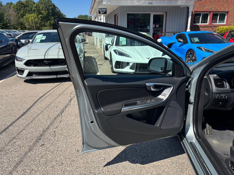 2013 Volvo S60 4dr Sdn T5 AWD, available for sale in South Windsor, Connecticut | Mike And Tony Auto Sales, Inc. South Windsor, Connecticut 2013 Volvo S60 4dr Sdn T5 AWD, available for sale in South Windsor, Connecticut | Mike And Tony Auto Sales, Inc. South Windsor, Connecticut