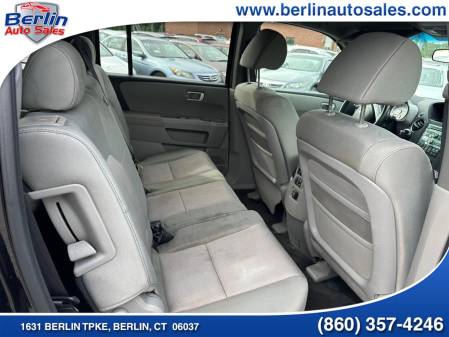 2011 Honda Pilot 4WD 4dr EX, available for sale in Berlin, Connecticut | Berlin Auto Sales LLC. Berlin, Connecticut 2011 Honda Pilot 4WD 4dr EX, available for sale in Berlin, Connecticut | Berlin Auto Sales LLC. Berlin, Connecticut