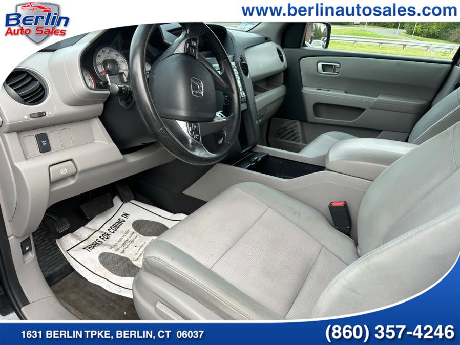 2011 Honda Pilot 4WD 4dr EX, available for sale in Berlin, Connecticut | Berlin Auto Sales LLC. Berlin, Connecticut 2011 Honda Pilot 4WD 4dr EX, available for sale in Berlin, Connecticut | Berlin Auto Sales LLC. Berlin, Connecticut