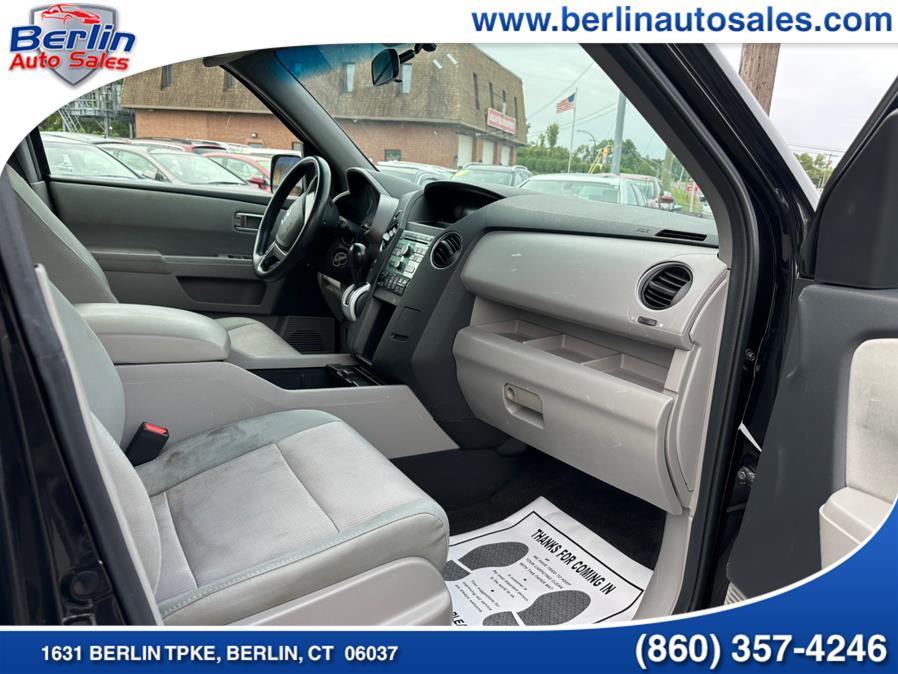 2011 Honda Pilot 4WD 4dr EX, available for sale in Berlin, Connecticut | Berlin Auto Sales LLC. Berlin, Connecticut 2011 Honda Pilot 4WD 4dr EX, available for sale in Berlin, Connecticut | Berlin Auto Sales LLC. Berlin, Connecticut