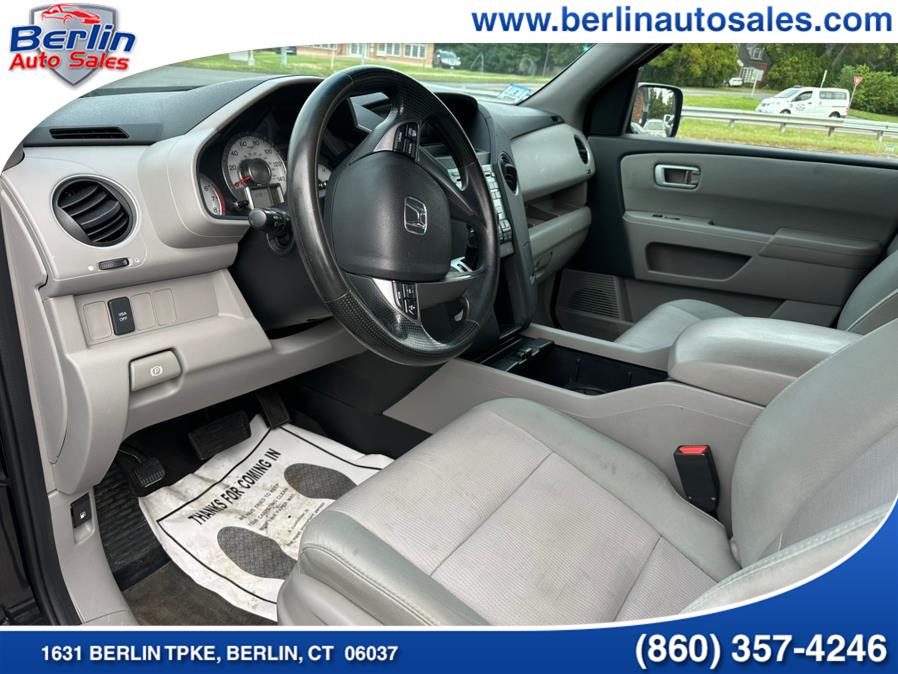 2011 Honda Pilot 4WD 4dr EX, available for sale in Berlin, Connecticut | Berlin Auto Sales LLC. Berlin, Connecticut 2011 Honda Pilot 4WD 4dr EX, available for sale in Berlin, Connecticut | Berlin Auto Sales LLC. Berlin, Connecticut