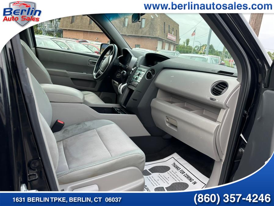 2011 Honda Pilot 4WD 4dr EX, available for sale in Berlin, Connecticut | Berlin Auto Sales LLC. Berlin, Connecticut 2011 Honda Pilot 4WD 4dr EX, available for sale in Berlin, Connecticut | Berlin Auto Sales LLC. Berlin, Connecticut