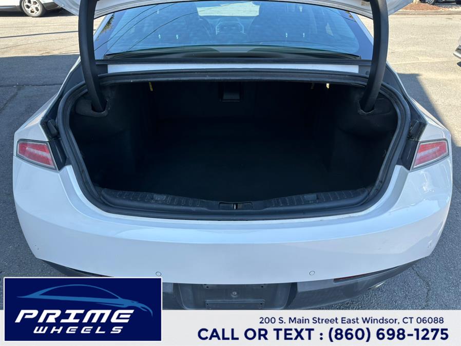 2014 Lincoln MKZ 4dr Sdn FWD, available for sale in East Windsor, Connecticut | Prime Wheels. East Windsor, Connecticut 2014 Lincoln MKZ 4dr Sdn FWD, available for sale in East Windsor, Connecticut | Prime Wheels. East Windsor, Connecticut