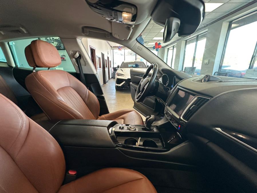 2018 Maserati Levante 3.0L, available for sale in Inwood, New York | 5 Towns Drive. Inwood, New York 2018 Maserati Levante 3.0L, available for sale in Inwood, New York | 5 Towns Drive. Inwood, New York