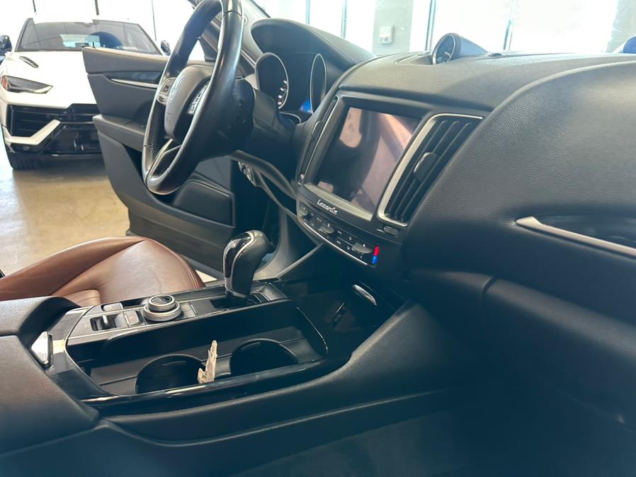 2018 Maserati Levante 3.0L, available for sale in Inwood, New York | 5 Towns Drive. Inwood, New York 2018 Maserati Levante 3.0L, available for sale in Inwood, New York | 5 Towns Drive. Inwood, New York