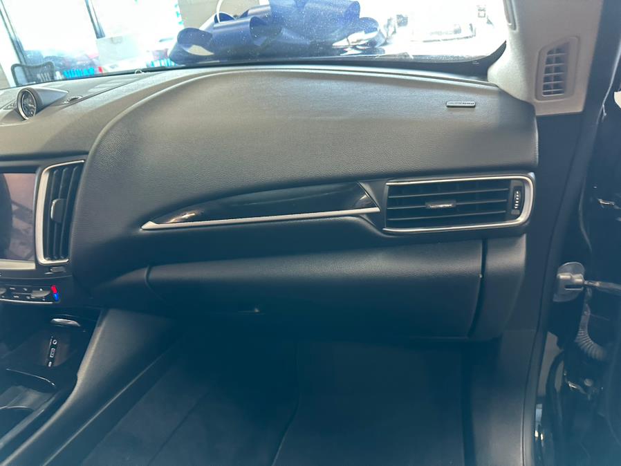 2018 Maserati Levante 3.0L, available for sale in Inwood, New York | 5 Towns Drive. Inwood, New York 2018 Maserati Levante 3.0L, available for sale in Inwood, New York | 5 Towns Drive. Inwood, New York
