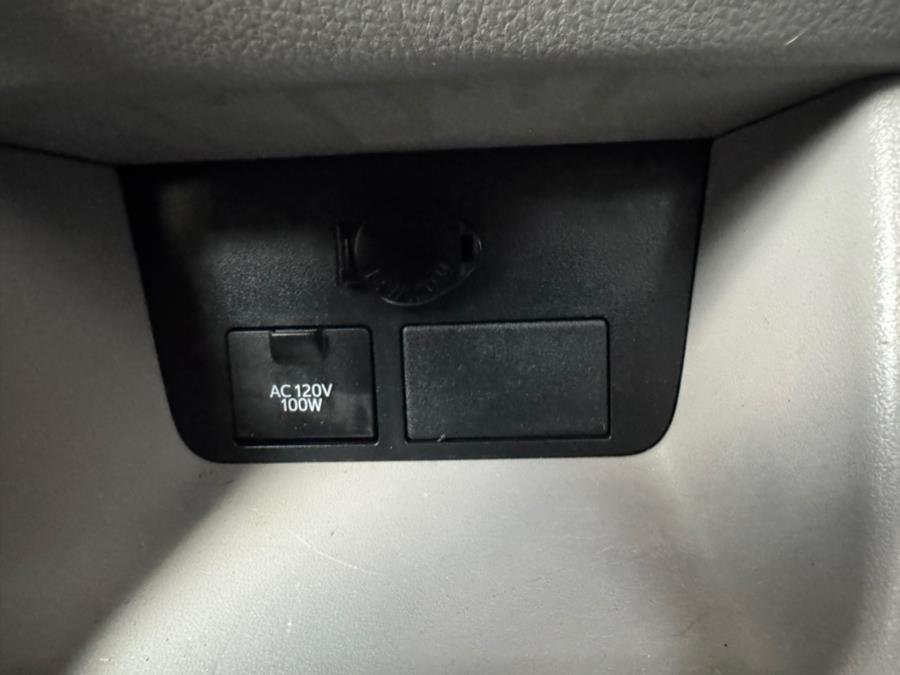 2016 Toyota Highlander AWD 4dr V6 XLE (Natl), available for sale in New Britain, Connecticut | Supreme Automotive. New Britain, Connecticut 2016 Toyota Highlander AWD 4dr V6 XLE (Natl), available for sale in New Britain, Connecticut | Supreme Automotive. New Britain, Connecticut