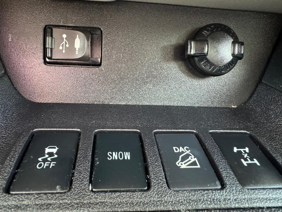 2016 Toyota Highlander AWD 4dr V6 XLE (Natl), available for sale in New Britain, Connecticut | Supreme Automotive. New Britain, Connecticut 2016 Toyota Highlander AWD 4dr V6 XLE (Natl), available for sale in New Britain, Connecticut | Supreme Automotive. New Britain, Connecticut