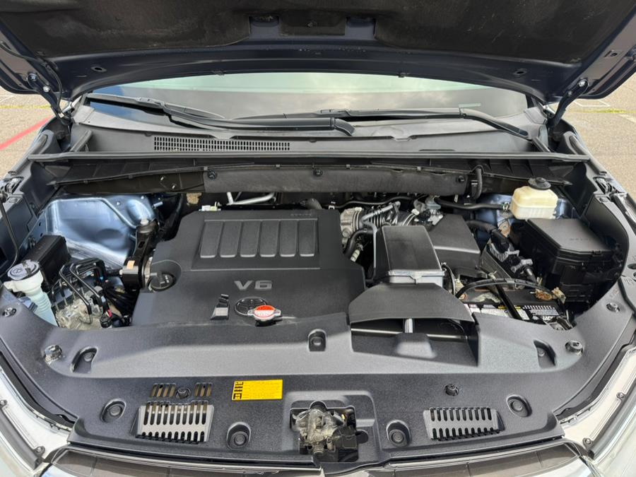 2016 Toyota Highlander AWD 4dr V6 XLE (Natl), available for sale in New Britain, Connecticut | Supreme Automotive. New Britain, Connecticut 2016 Toyota Highlander AWD 4dr V6 XLE (Natl), available for sale in New Britain, Connecticut | Supreme Automotive. New Britain, Connecticut