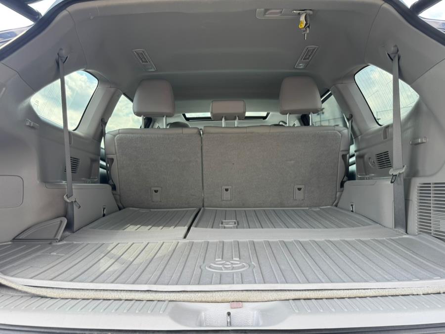 2016 Toyota Highlander AWD 4dr V6 XLE (Natl), available for sale in New Britain, Connecticut | Supreme Automotive. New Britain, Connecticut 2016 Toyota Highlander AWD 4dr V6 XLE (Natl), available for sale in New Britain, Connecticut | Supreme Automotive. New Britain, Connecticut